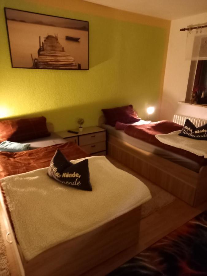 Monteur- Und Ferienwohnung Waldrauschen Fehrenbach Exterior foto