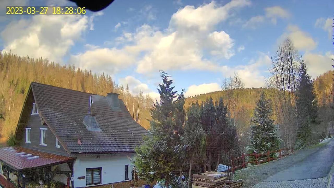 Monteur- Und Ferienwohnung Waldrauschen Fehrenbach Exterior foto