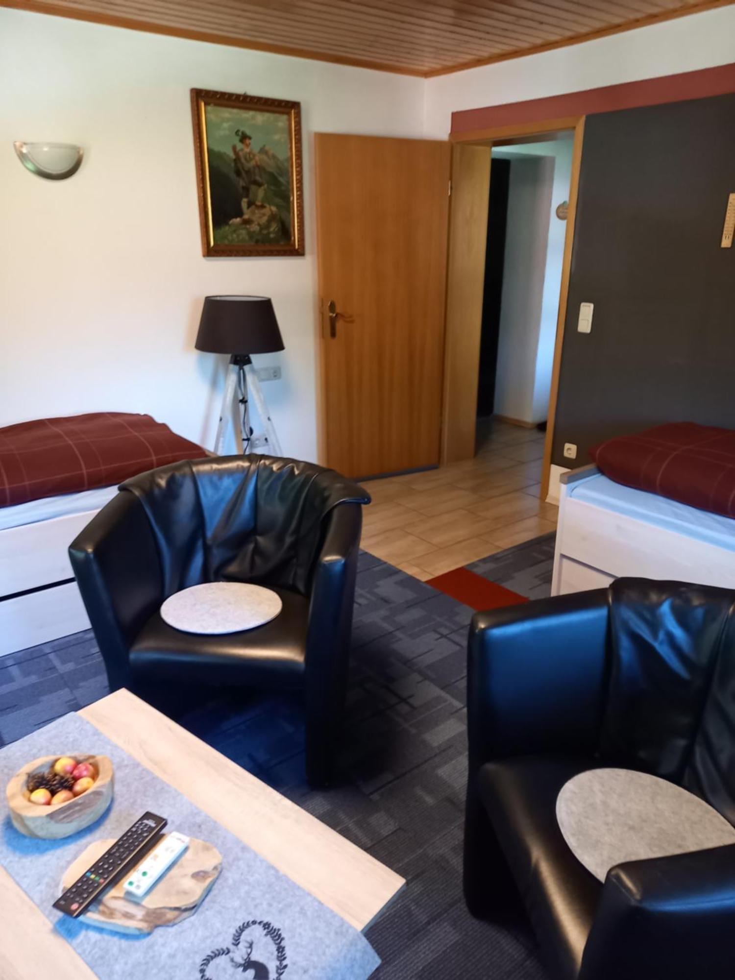 Monteur- Und Ferienwohnung Waldrauschen Fehrenbach Exterior foto